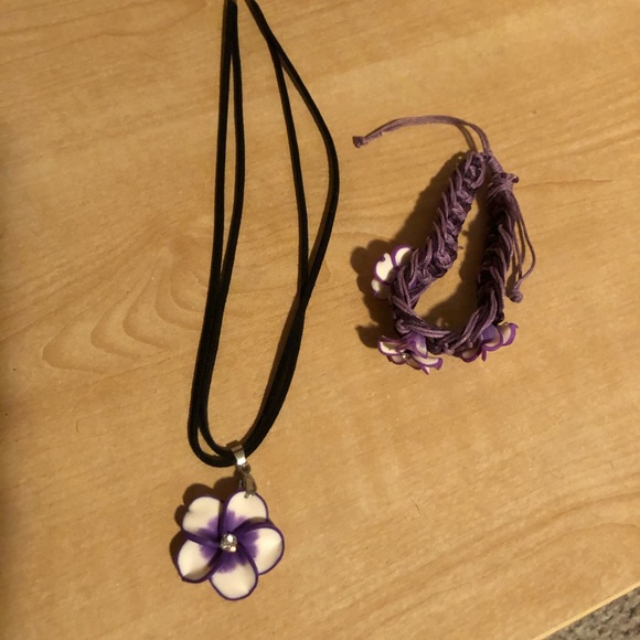 Jewelry - FREE W/purchase | flower necklace and bracelet